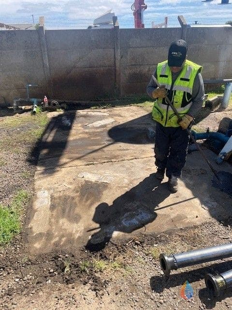 Vista del traslado y descarga de los estanques en terreno